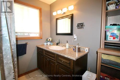 9 Union Street N, Brockton, ON - Indoor Photo Showing Bathroom