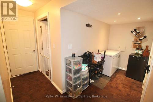 9 Union Street N, Brockton, ON - Indoor Photo Showing Other Room