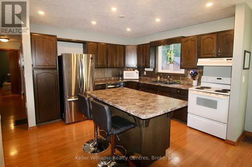 9 Union Street N, Brockton, ON - Indoor Photo Showing Kitchen With Double Sink