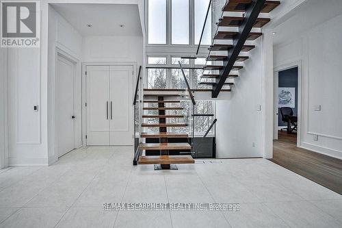 2284 Sideroad 1, Burlington, ON - Indoor Photo Showing Other Room