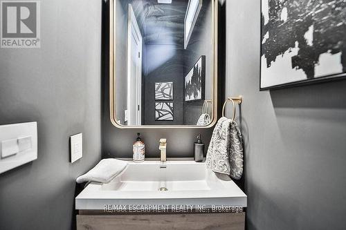 2284 Sideroad 1, Burlington, ON - Indoor Photo Showing Bathroom