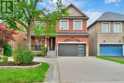 2201 HILLMOUNT DRIVE  Oakville, ON L6M 0H9