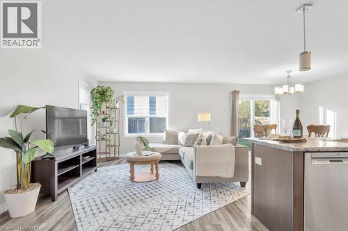37 Reeves Road, Ingersoll, ON - Indoor Photo Showing Living Room
