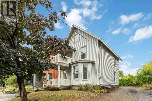 205 PRETORIA AVENUE  Ottawa, ON K1S 1X1