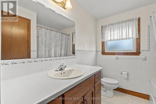 6628 Argyll Crescent, Niagara Falls (Arad/Fallsview), ON - Indoor Photo Showing Bathroom