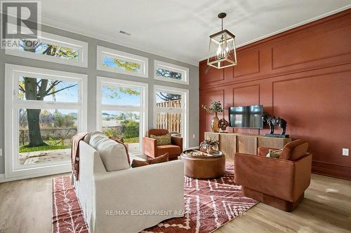 33 SISTER KERN TERRACE  Hamilton, ON L9B 2M1