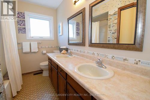 40 Belair Drive, St. Catharines (Port Dalhousie), ON - Indoor Photo Showing Bathroom