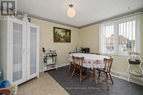 4353 Brandon Gate Drive, Mississauga, ON - Indoor Photo Showing Dining Room