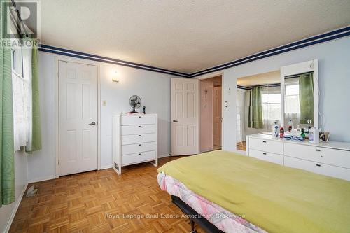 4353 Brandon Gate Drive, Mississauga, ON - Indoor Photo Showing Bedroom