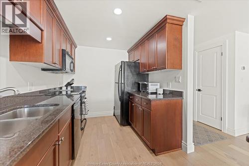 34 Boblo Island Boulevard Unit# 306, Amherstburg, ON - Indoor Photo Showing Kitchen