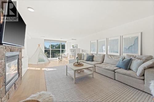 34 Boblo Island Boulevard Unit# 306, Amherstburg, ON - Indoor Photo Showing Living Room With Fireplace