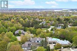 Steps to the Ottawa River - 