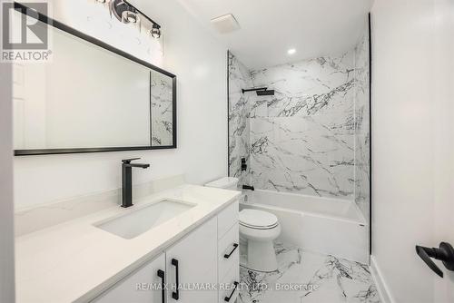 2126 Pashak Court, Mississauga, ON - Indoor Photo Showing Bathroom
