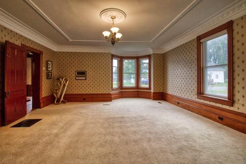 Salon - 56 Ch. Ridge, Hinchinbrooke, QC - Indoor Photo Showing Other Room