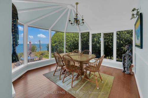 10 Tupper Boulevard, Grimsby, ON - Indoor Photo Showing Dining Room