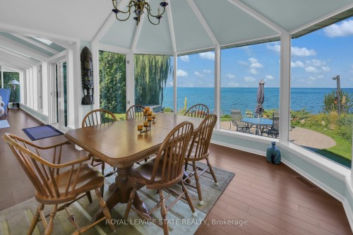 10 Tupper Boulevard, Grimsby, ON - Indoor Photo Showing Dining Room With Body Of Water