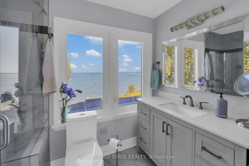 10 Tupper Boulevard, Grimsby, ON - Indoor Photo Showing Bathroom