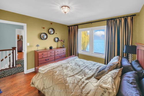 10 Tupper Boulevard, Grimsby, ON - Indoor Photo Showing Bedroom