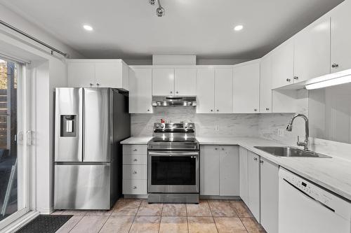 Kitchen - 1-3507 Boul. Du Souvenir, Laval (Chomedey), QC - Indoor Photo Showing Kitchen