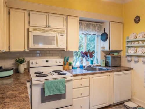 4927 Neill St, Port Alberni, BC 