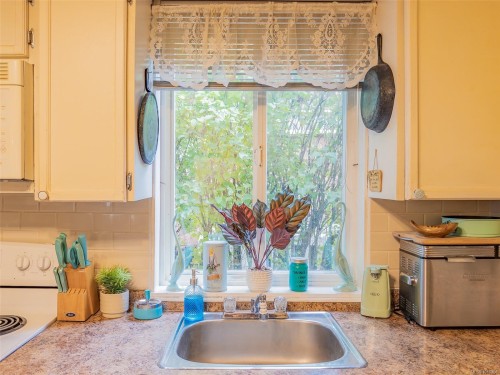 4927 Neill St, Port Alberni, BC 