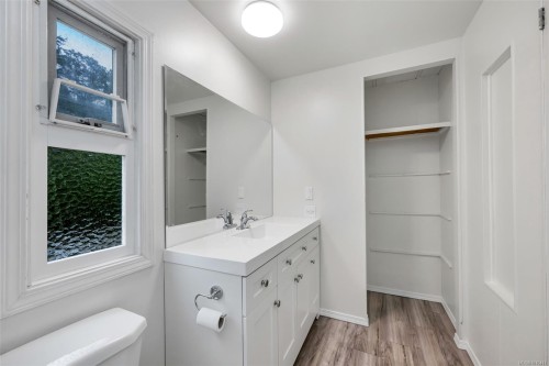 20-7390 West Saanich Rd, Central Saanich, BC 