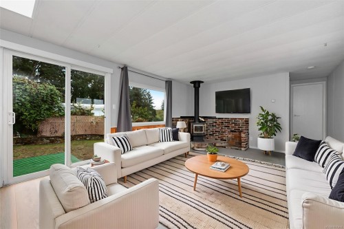 20-7390 West Saanich Rd, Central Saanich, BC 