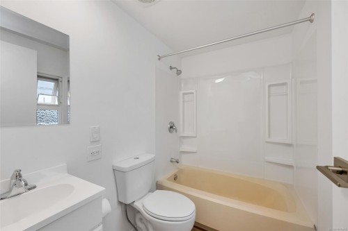 20-7390 West Saanich Rd, Central Saanich, BC 