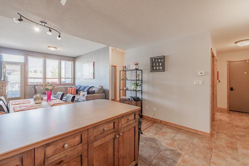 4-519 13Th Street, Invermere, BC - Indoor