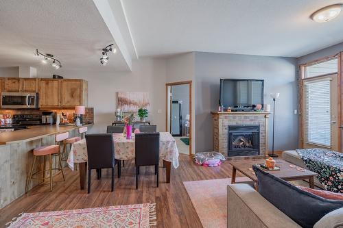 4-519 13Th Street, Invermere, BC - Indoor With Fireplace