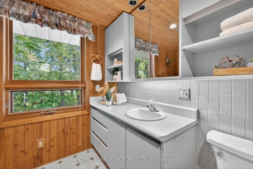 20 Caledon Mountain Drive, Caledon, ON - Indoor Photo Showing Bathroom