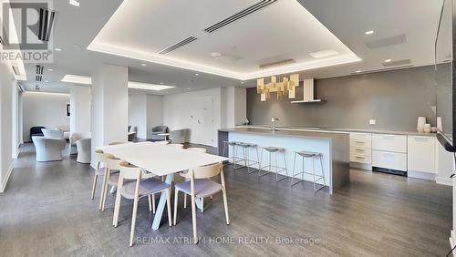 715 - 1 Gloucester Street, Toronto, ON - Indoor