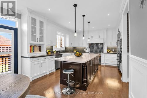 35 Ketchum Street, Mono, ON - Indoor Photo Showing Kitchen With Upgraded Kitchen