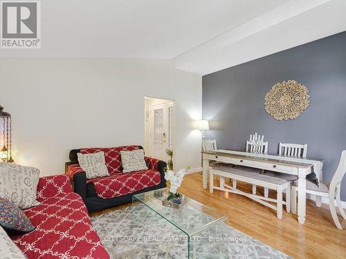 221 Kribs Street, Cambridge, ON - Indoor Photo Showing Living Room