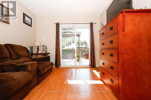 99 West Gore Street, Stratford, ON - Indoor