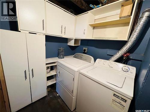 82 3Rd Avenue E, Central Butte, SK - Indoor Photo Showing Laundry Room