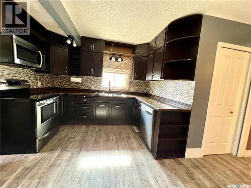 82 3Rd Avenue E, Central Butte, SK - Indoor Photo Showing Kitchen