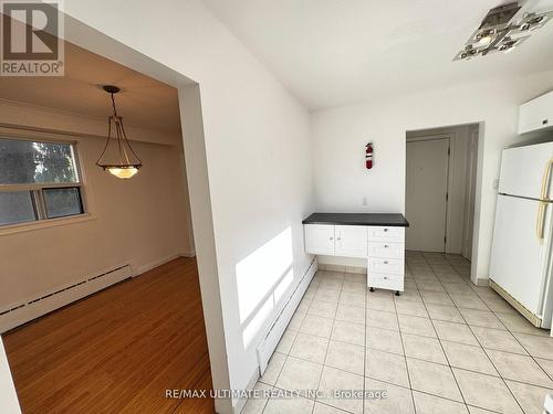 easy flow - 2 - 468 Ridelle Avenue, Toronto, ON - Indoor