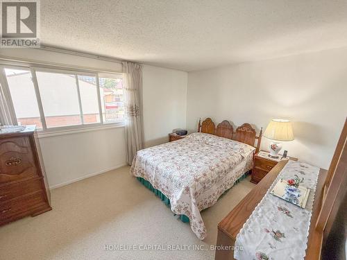 64 - 2570 Southvale Crescent, Ottawa, ON - Indoor Photo Showing Bedroom