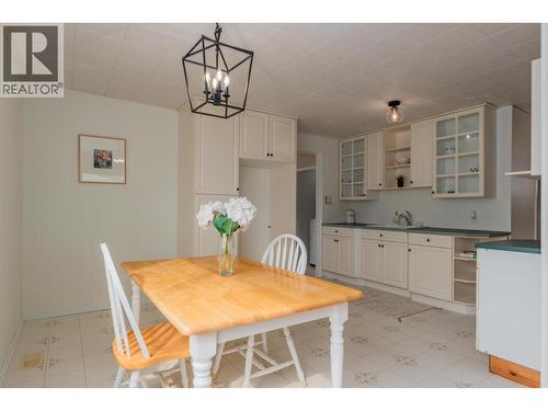 703 Hermia Crescent, Trail, BC - Indoor Photo Showing Dining Room
