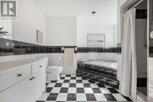 58 Horizon Court, Richmond Hill, ON - Indoor Photo Showing Bathroom