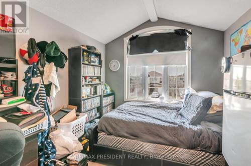 31 Chester Drive N, Cambridge, ON - Indoor Photo Showing Bedroom