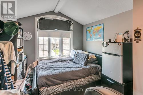 31 Chester Drive N, Cambridge, ON - Indoor Photo Showing Bedroom