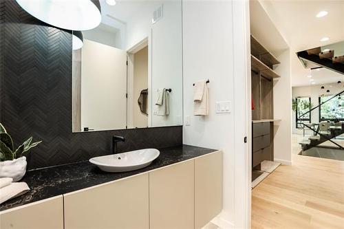 14 Ike Kraut Pl, Winnipeg, MB 