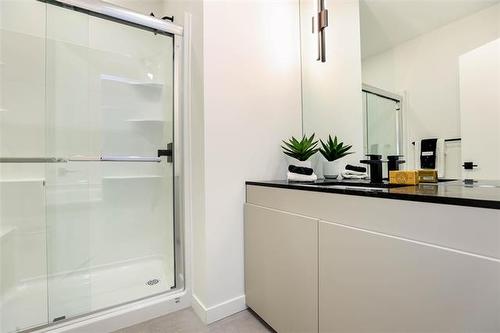 14 Ike Kraut Pl, Winnipeg, MB 