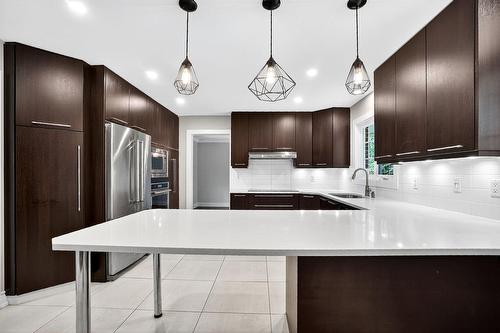 Kitchen - 12 Place Redfern, Beaconsfield, QC - Indoor Photo Showing Kitchen With Upgraded Kitchen