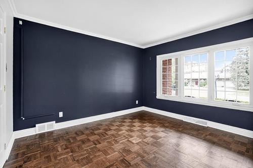 Office - 12 Place Redfern, Beaconsfield, QC - Indoor Photo Showing Other Room