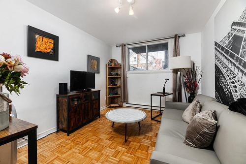 Living room - 2-6415 Rue Laurendeau, Montréal (Le Sud-Ouest), QC - Indoor