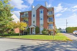 202-15 Av. Joubert  Candiac, QC J5R 5T8