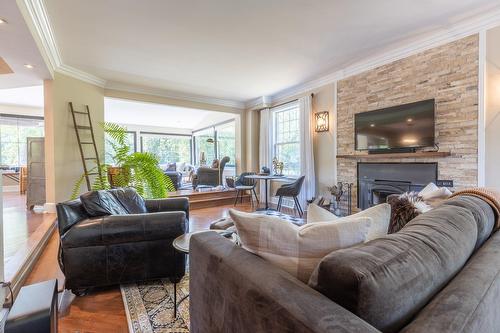Salon - 2890Z Ch. Ste-Angélique, Saint-Lazare, QC - Indoor Photo Showing Living Room With Fireplace